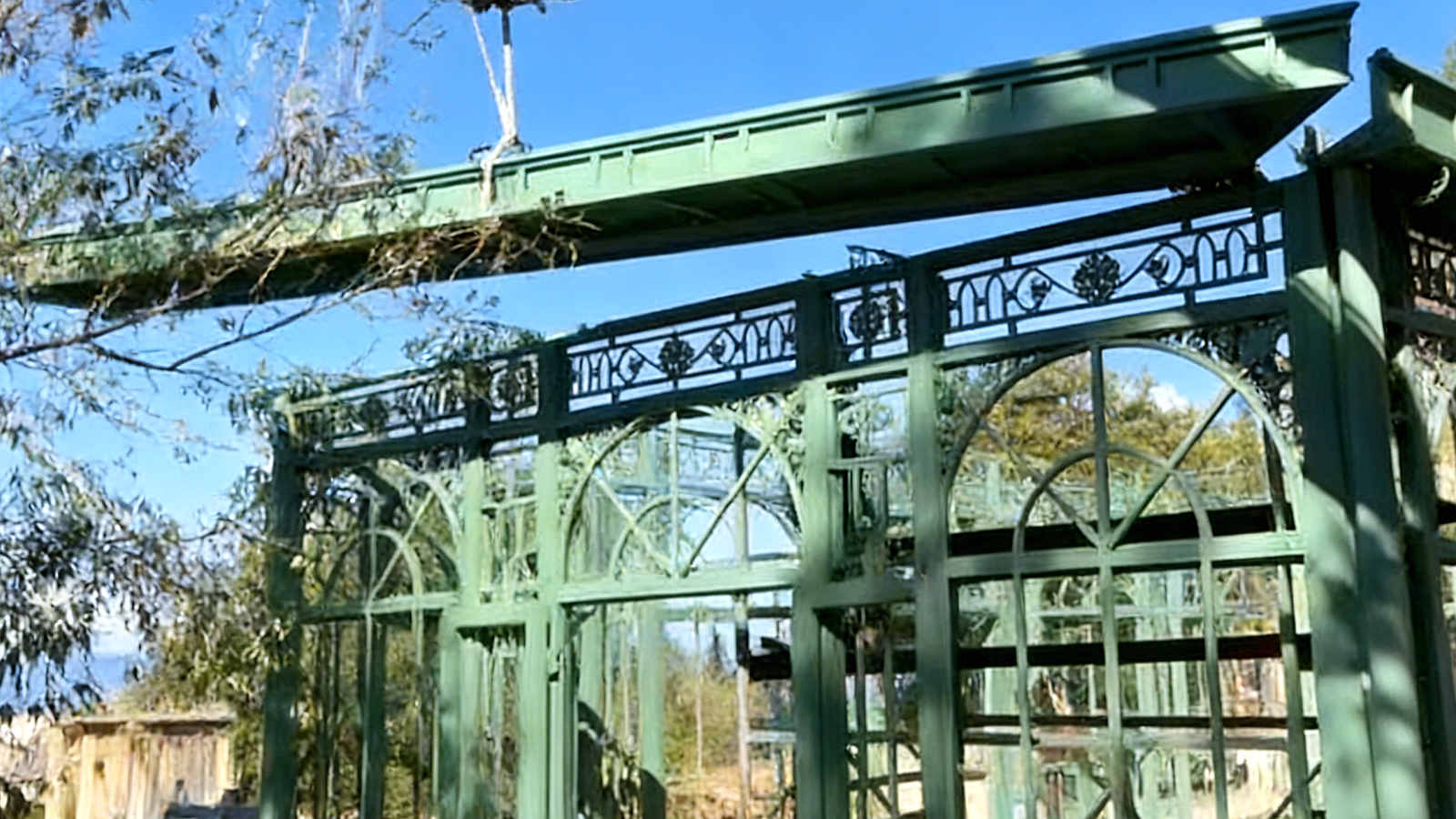 Invernadero Victoriano: Refugio Invernal de Elegancia Italiana